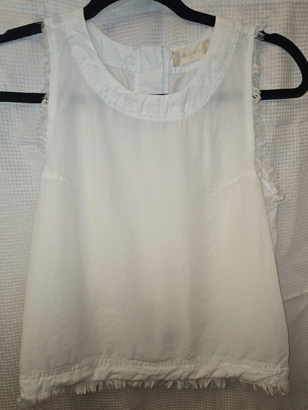 Altar'd State White Frayed-Trim Sleeveless Top